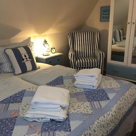 Reetdachhaus Am Wasser Mit Sauna, Aussenwhirlpool Holiday home *
