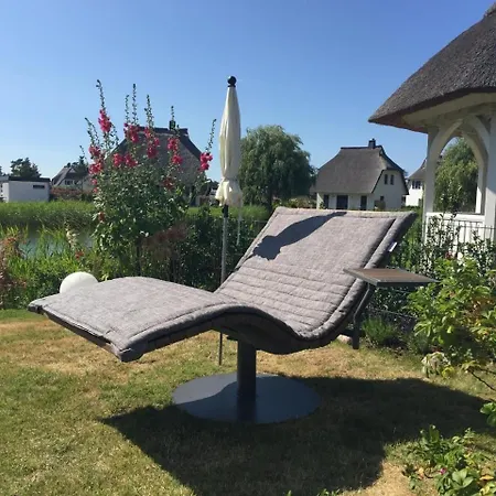 Reetdachhaus Am Wasser Mit Sauna, Aussenwhirlpool