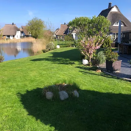 Reetdachhaus Am Wasser Mit Sauna, Aussenwhirlpool Holiday home Fuhlendorf (Mecklenburg-Vorpommern)