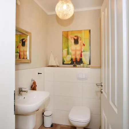 Reetdachhaus Am Wasser Mit Sauna, Aussenwhirlpool Holiday home *