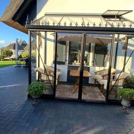 Reetdachhaus Am Wasser Mit Sauna, Aussenwhirlpool *