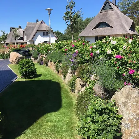 Reetdachhaus Am Wasser Mit Sauna, Aussenwhirlpool Holiday home *