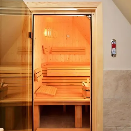 Reetdachhaus Am Wasser Mit Sauna, Aussenwhirlpool Holiday home Fuhlendorf (Mecklenburg-Vorpommern)